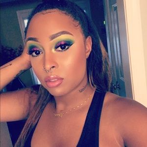 Meet your Posher, Bria